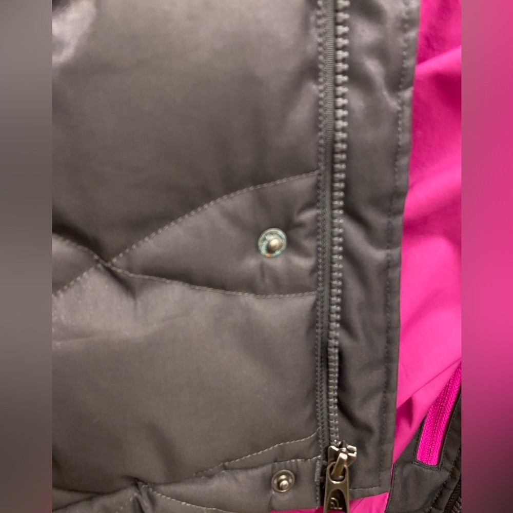 The North Face Grey Down Jacket with Faux Fur Trim - Picture 13 of 14